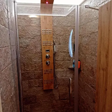 Sole E Luna - Jacuzzi E Relax Daire Neviano