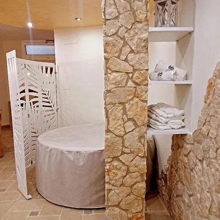 Sole E Luna - Jacuzzi E Relax Daire *