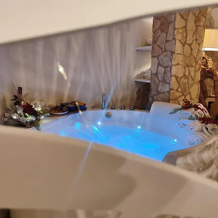 Sole E Luna - Jacuzzi E Relax * Neviano