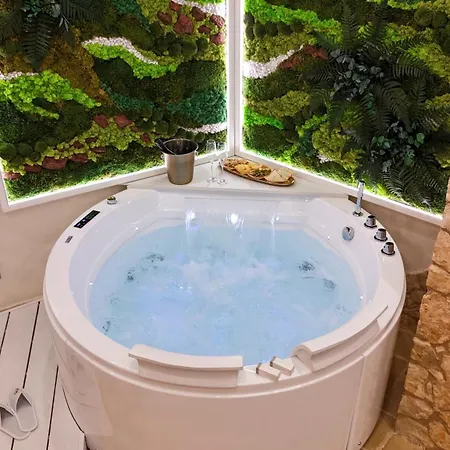 Sole E Luna - Jacuzzi E Relax Apartament